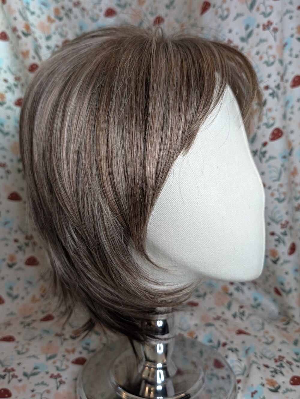 Blonde Choppy Layered Wig With Highlights For Casual Wear Cosplay Halloween NWT
